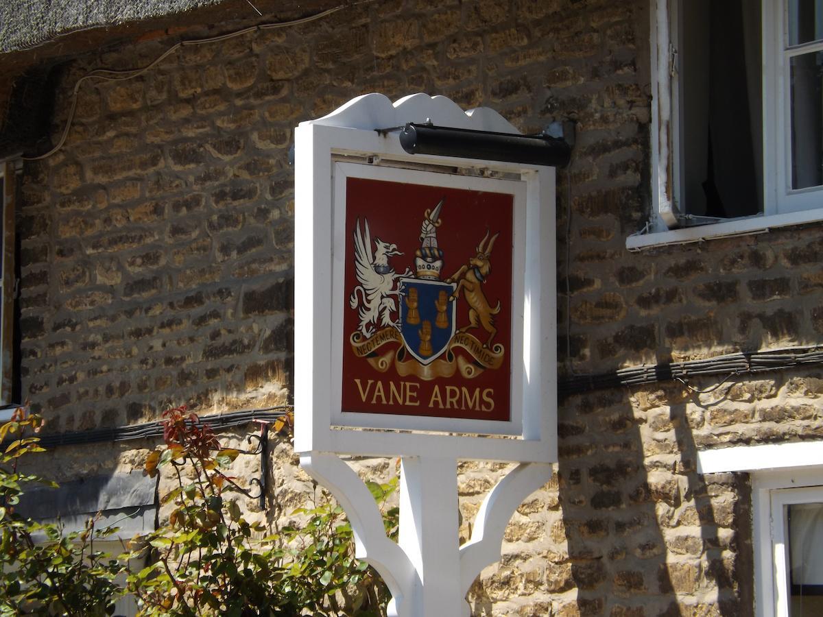 The Vane Arms 호텔 Sudborough 외부 사진